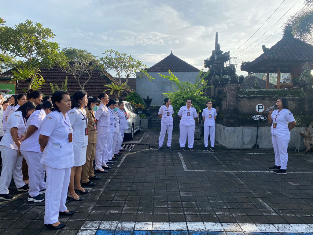 PELAKSANAAN KEGIATAN APEL PAGI UPTD PUSKESMAS MENGWI II SENIN, 25 MARET 2024